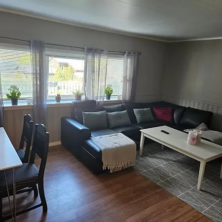 Frozen Arctic Waterfall 公寓 *